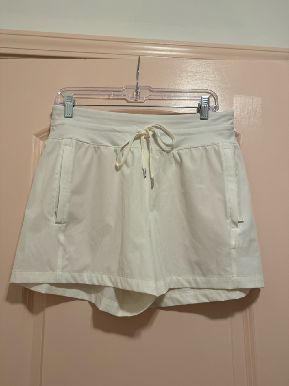 Women's Calia Journey Collection 4" Mid Rise Truelight Cargo Shorts White medium